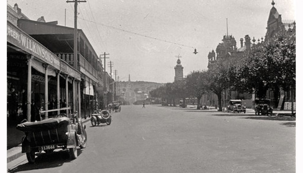 Dean St Albury looking west