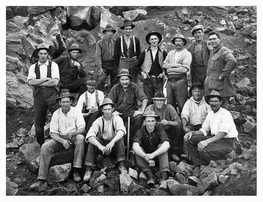 Hume Weir, some of the workforce